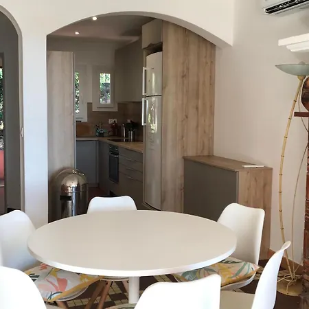 Vue à 150m à Pied De La Du Canadel Casa vacanze *