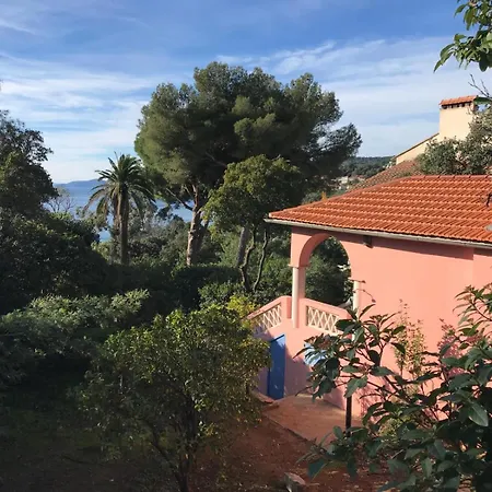 Vue à 150m à Pied De La Du Canadel Le Rayol-Canadel-sur-Mer
